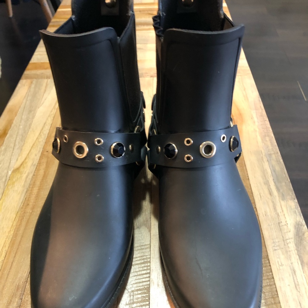 NWOT - KARL LAGERFELD PARIS -SLIP ON RUBBER BOOTS - Picture 3 of 3